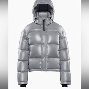 Aritzia Super Puff Shorty size XS in Cloud Gray